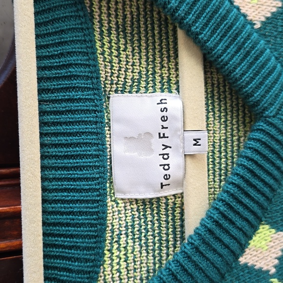 Teddy Fresh Sweater Vest - Picture 4 of 4